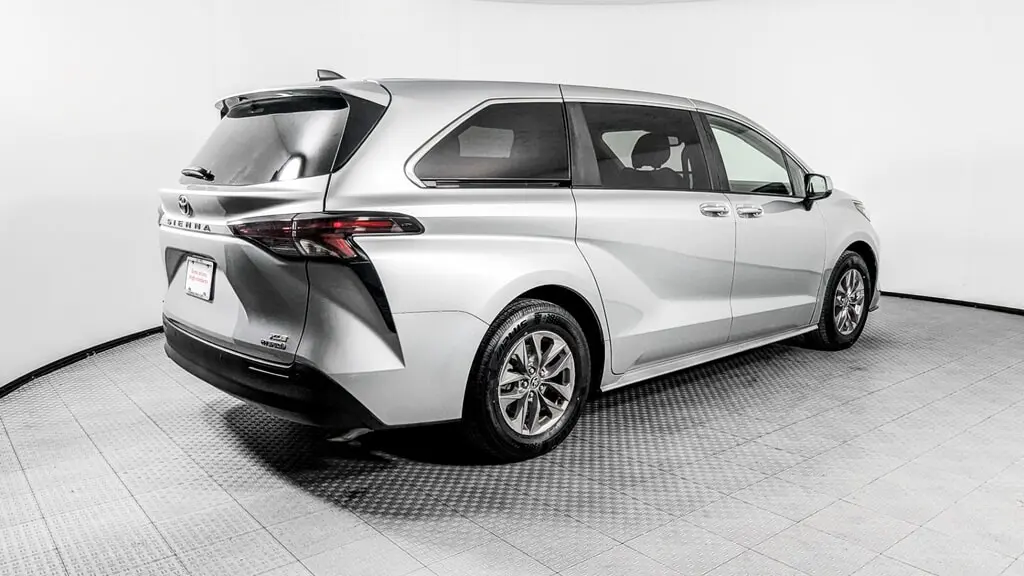 Florida Fine Cars - Used TOYOTA SIENNA 2023 ORLANDO XLE