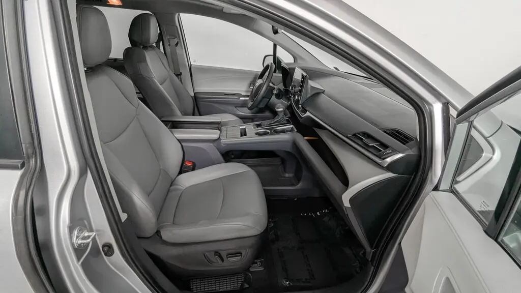 Florida Fine Cars - Used TOYOTA SIENNA 2023 ORLANDO XLE