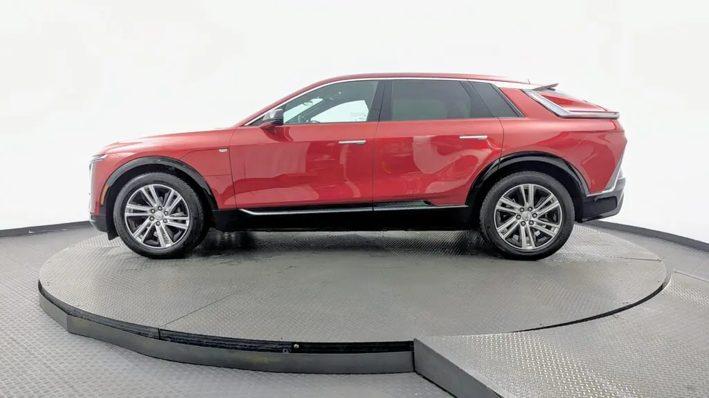2024 CADILLAC LYRIQ TECH photo 2