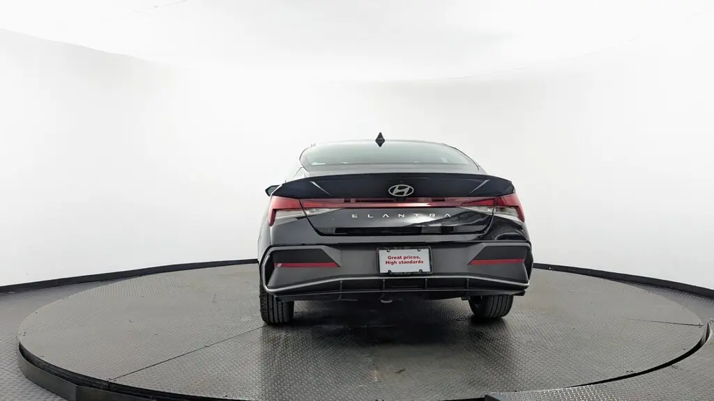 2025 HYUNDAI ELANTRA SEL SPORT photo 6