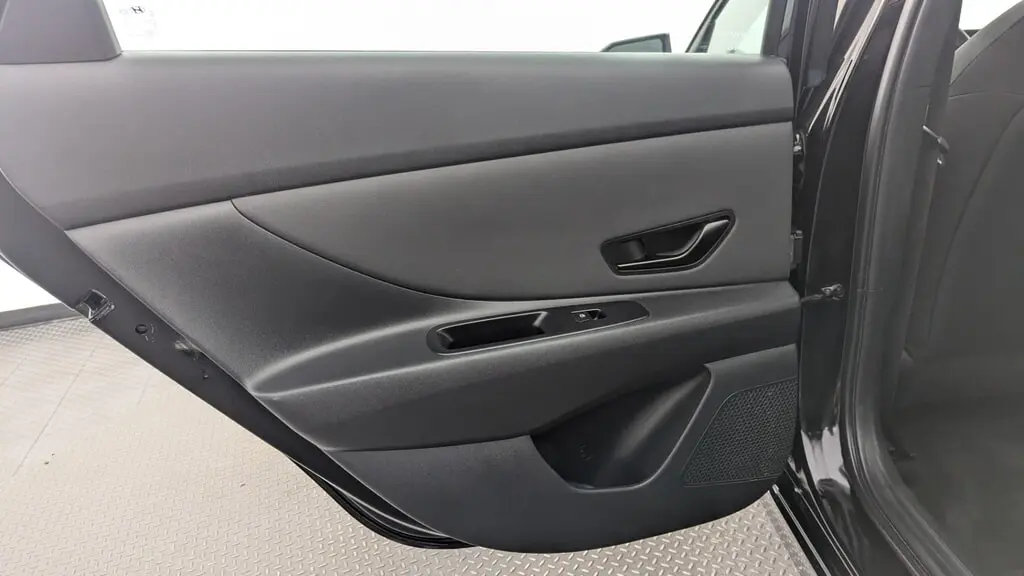 2025 HYUNDAI ELANTRA SEL SPORT photo 15