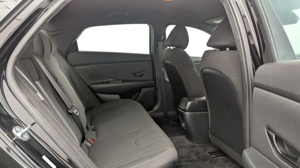 2025 HYUNDAI ELANTRA SEL SPORT photo 17