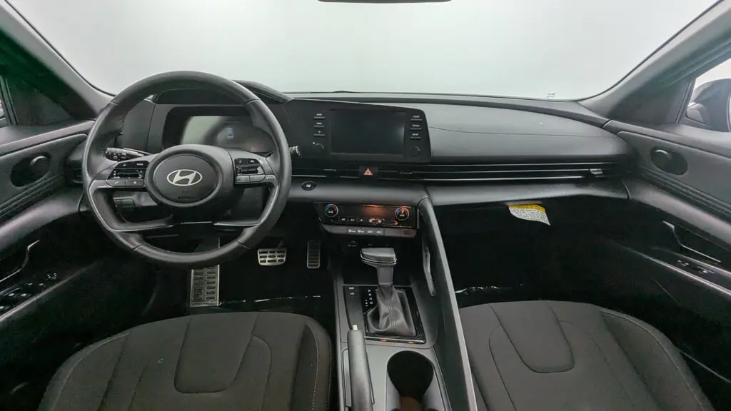 2025 HYUNDAI ELANTRA SEL SPORT photo 23