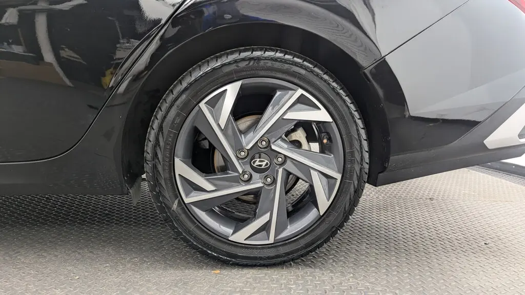 2025 HYUNDAI ELANTRA SEL SPORT photo 28