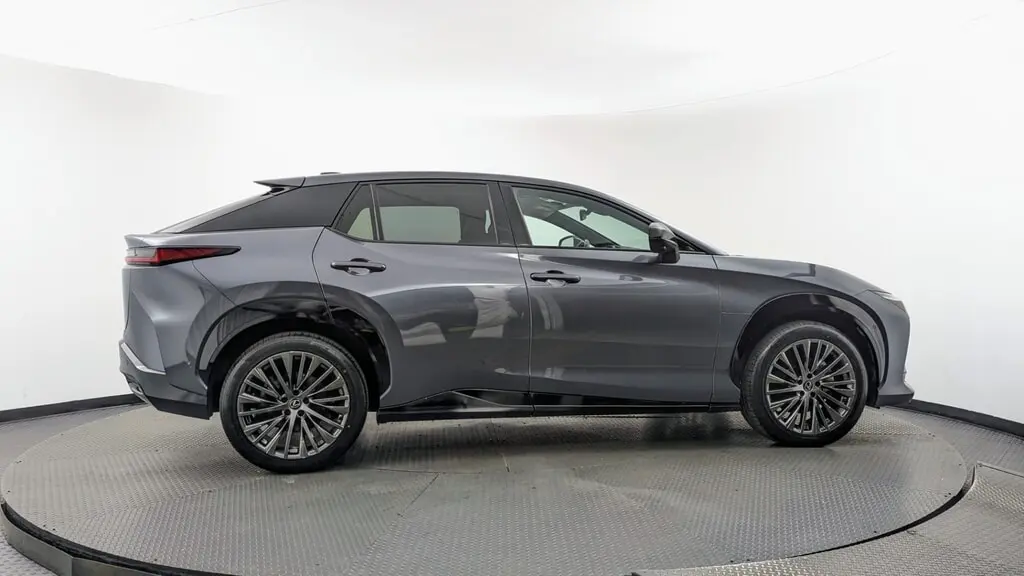 2023 LEXUS RZ RZ 450E LUXURY photo 8