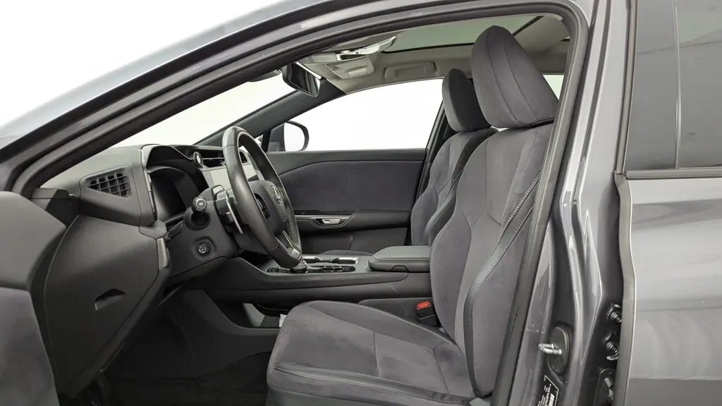 2023 LEXUS RZ RZ 450E LUXURY photo 13