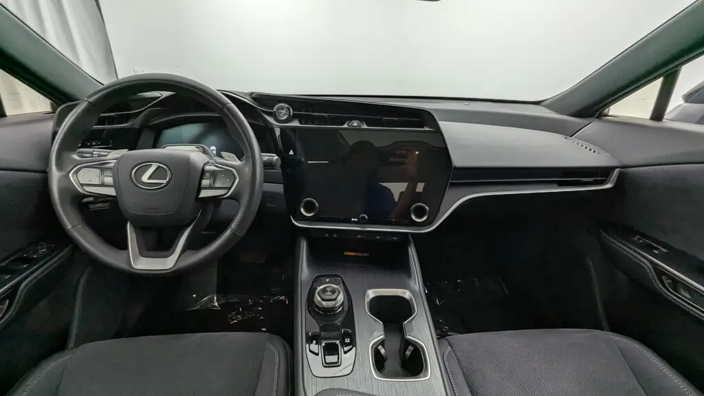 2023 LEXUS RZ RZ 450E LUXURY photo 25