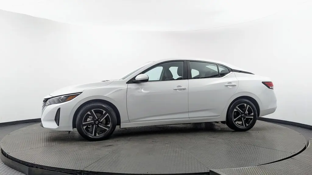 2025 NISSAN SENTRA SV photo 2