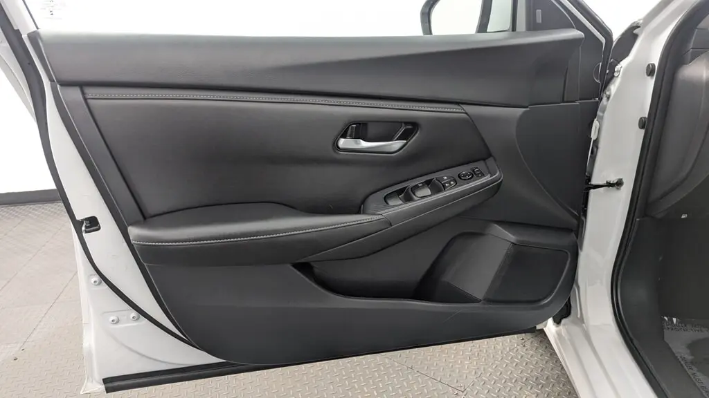 2025 NISSAN SENTRA SV photo 12