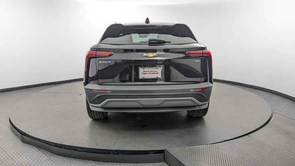 2024 CHEVROLET BLAZER EV EAWD LT photo 6