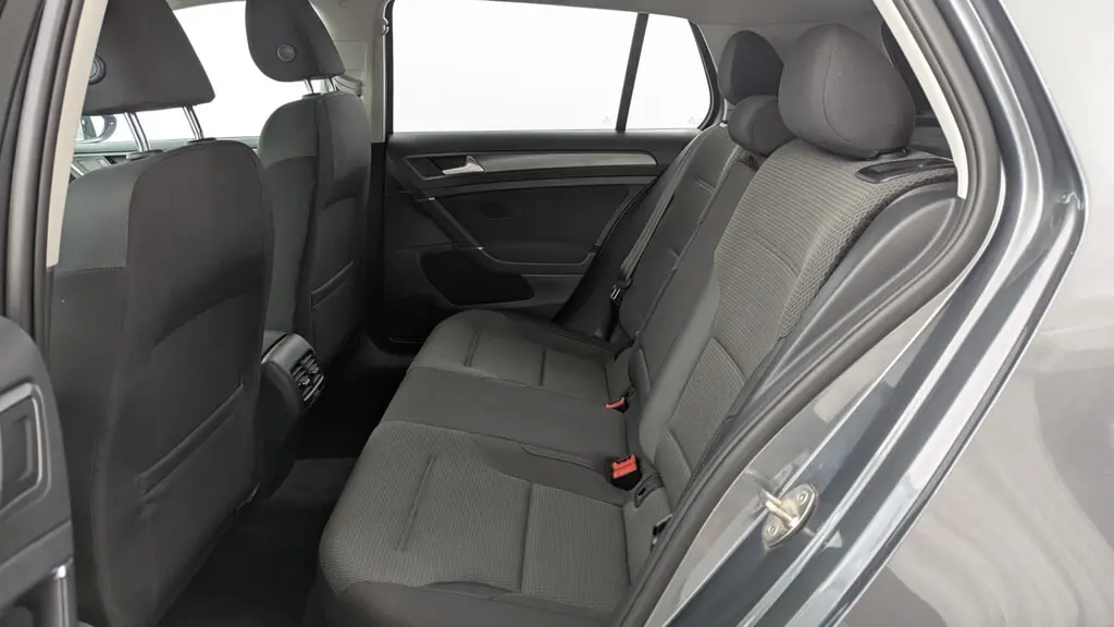 2018 VOLKSWAGEN E-GOLF SE photo 16