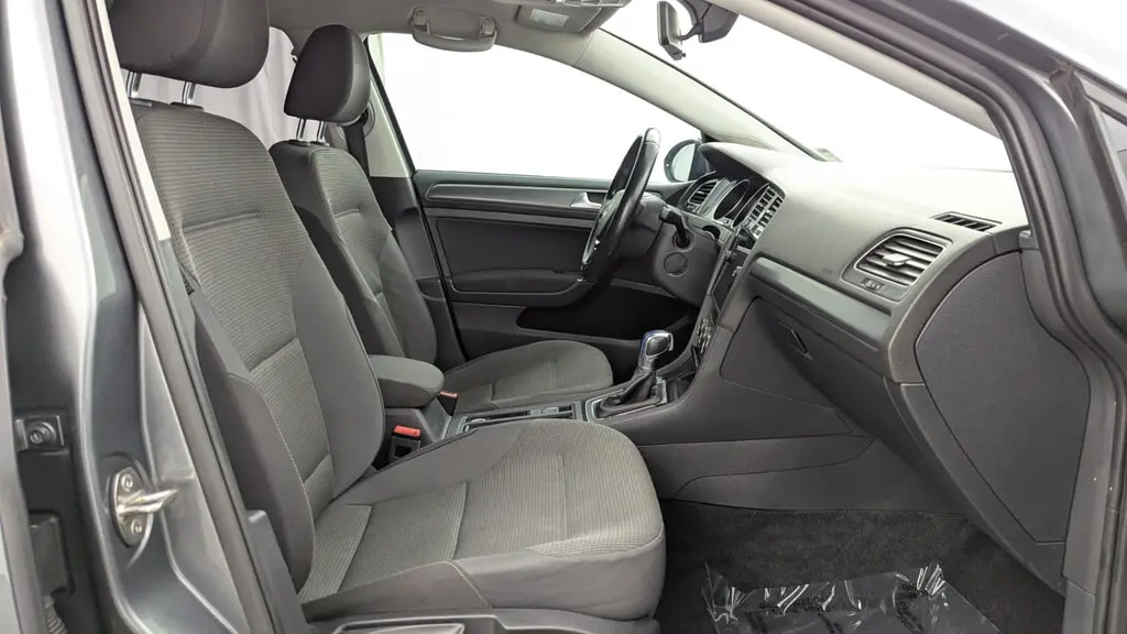 2018 VOLKSWAGEN E-GOLF SE photo 21