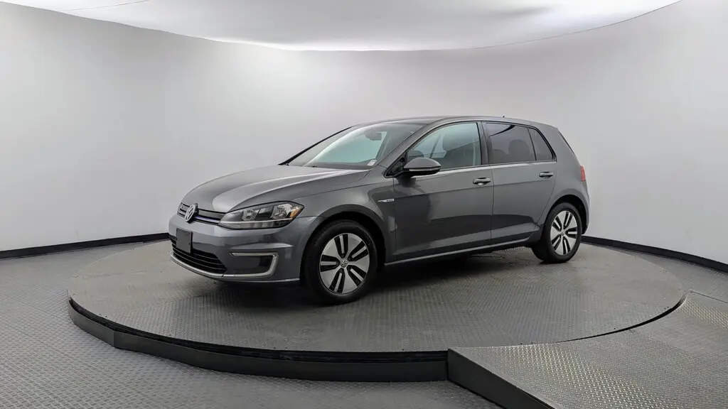 2018 VOLKSWAGEN E-GOLF SE photo 1