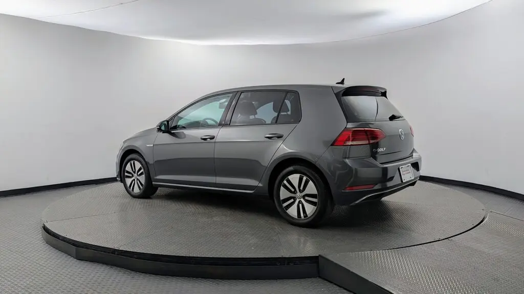 2018 VOLKSWAGEN E-GOLF SE photo 5