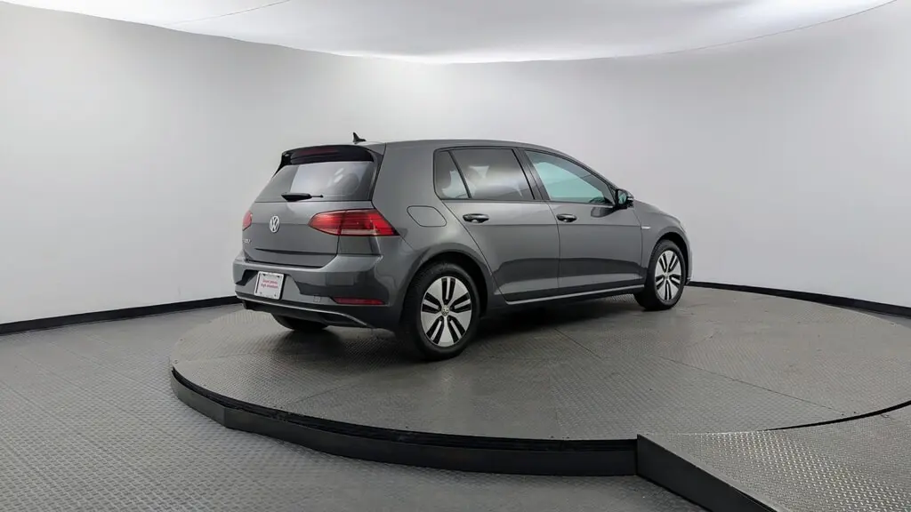 2018 VOLKSWAGEN E-GOLF SE photo 7