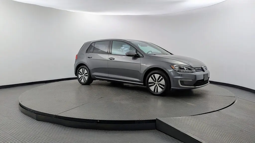 2018 VOLKSWAGEN E-GOLF SE photo 10