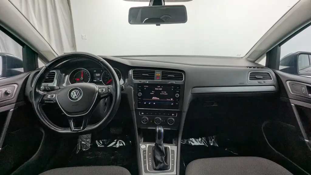 2018 VOLKSWAGEN E-GOLF SE photo 25