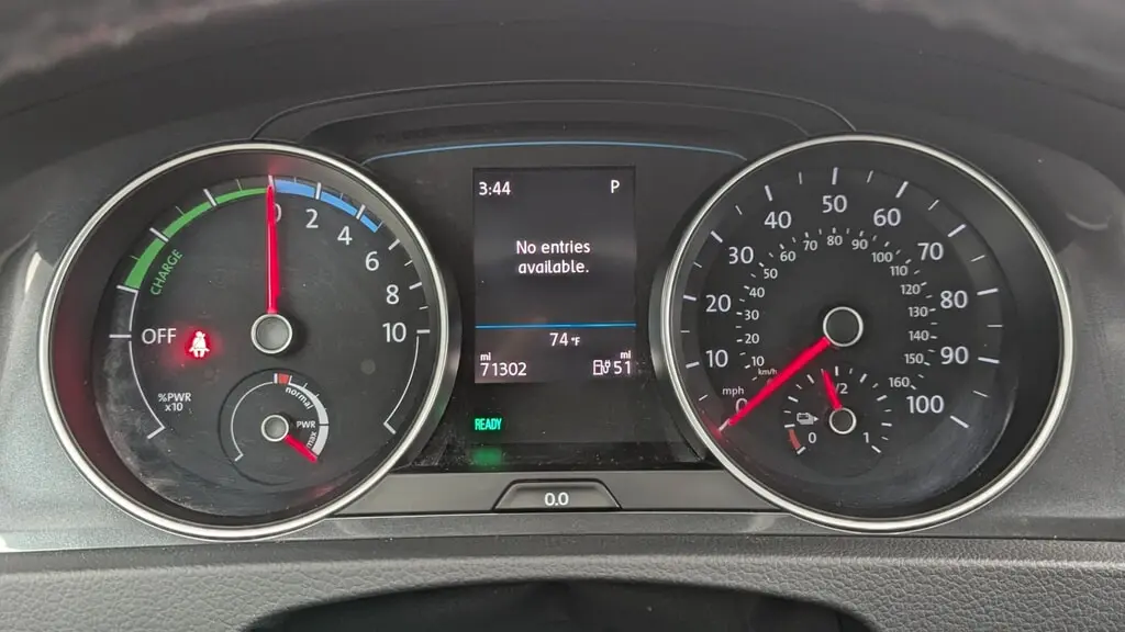 2018 VOLKSWAGEN E-GOLF SE photo 26