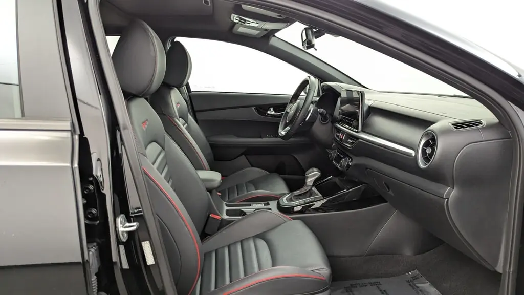 2023 KIA FORTE GT photo 21