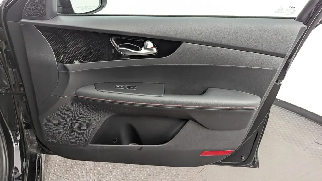 2023 KIA FORTE GT photo 22