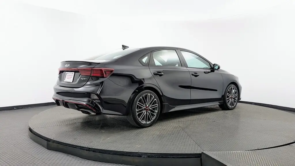 2023 KIA FORTE GT photo 7