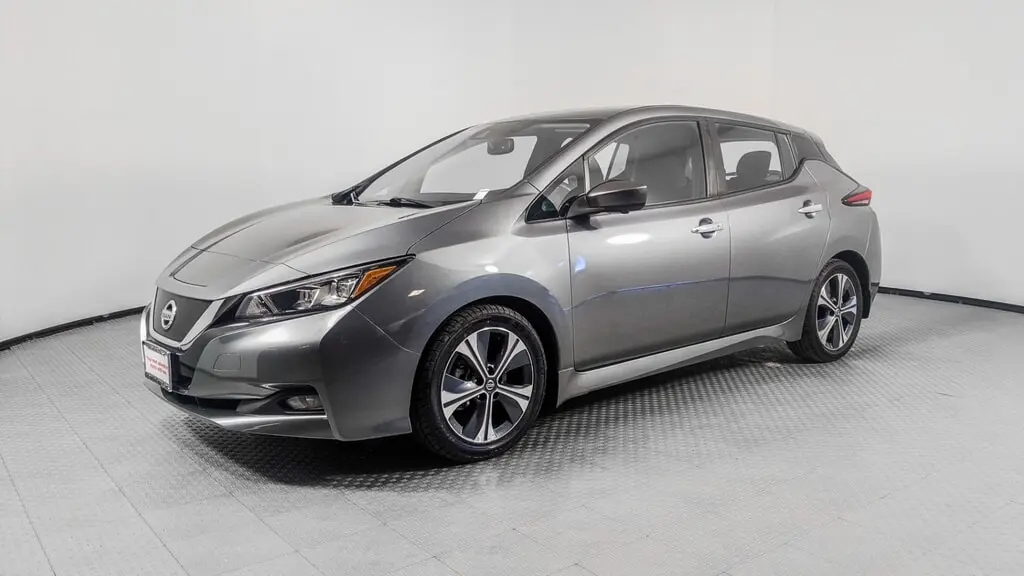2020 NISSAN LEAF SV photo 1