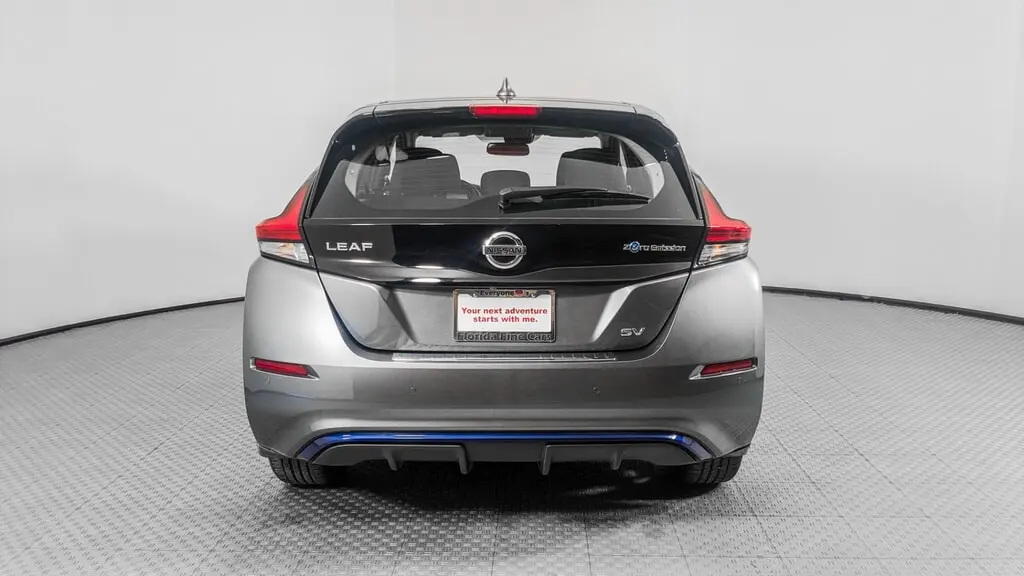 2020 NISSAN LEAF SV photo 6