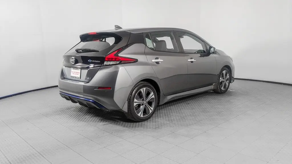 2020 NISSAN LEAF SV photo 7