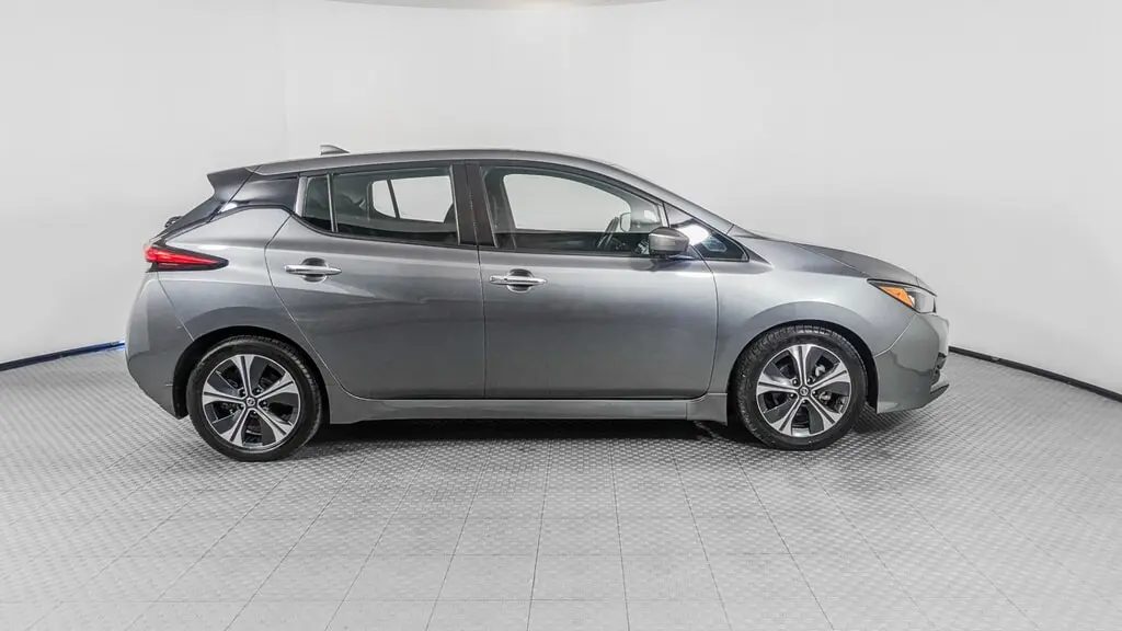 2020 NISSAN LEAF SV photo 8