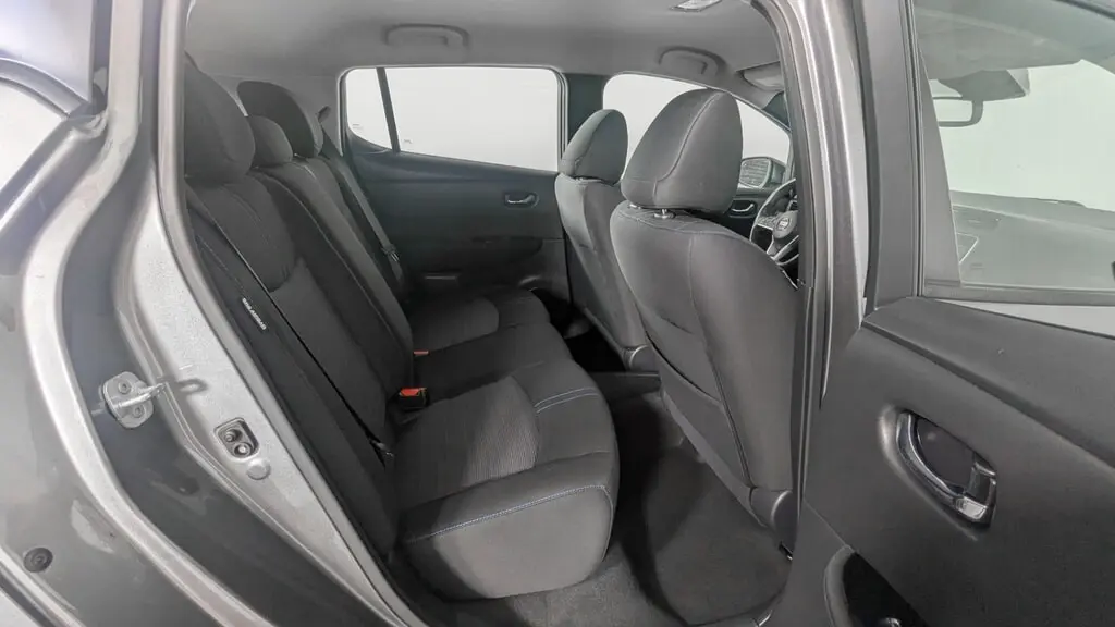 2020 NISSAN LEAF SV photo 20