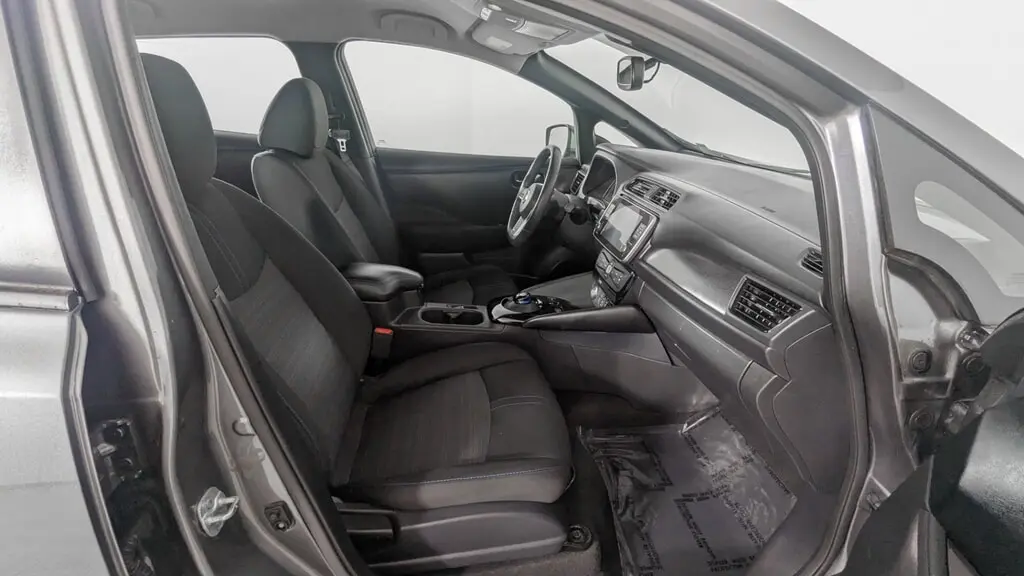 2020 NISSAN LEAF SV photo 22