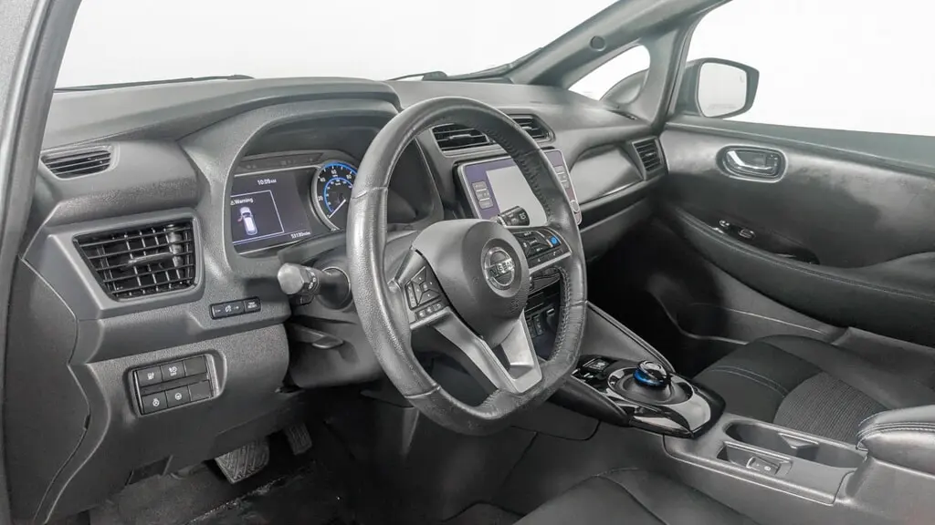2020 NISSAN LEAF SV photo 23