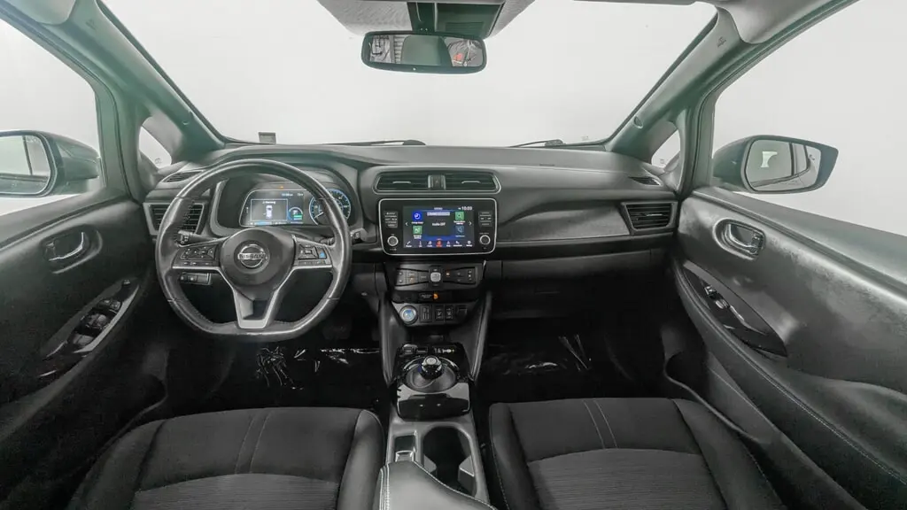 2020 NISSAN LEAF SV photo 25