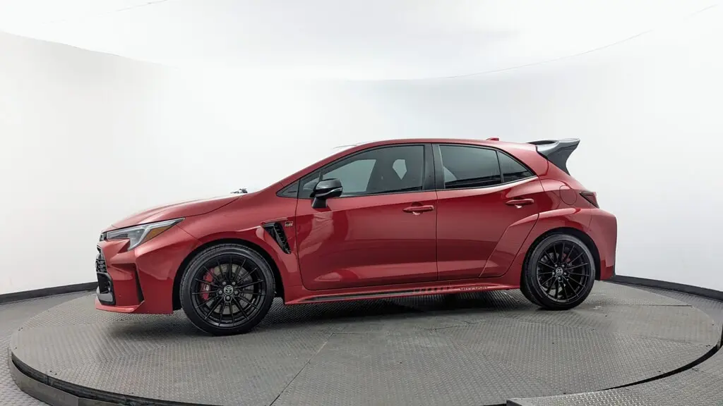 2023 TOYOTA GR COROLLA CORE photo 2