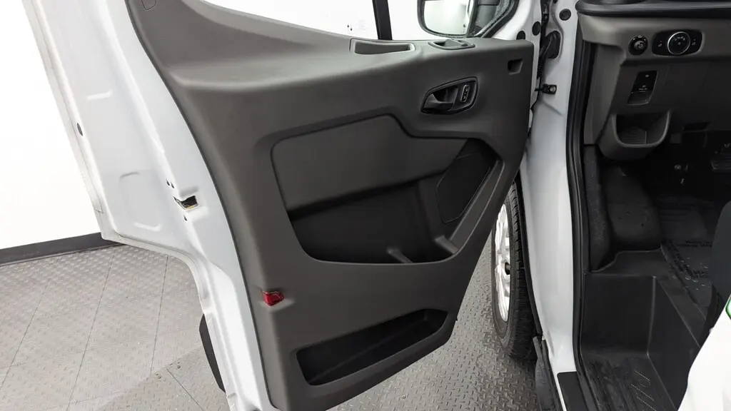 2023 FORD E-TRANSIT photo 11