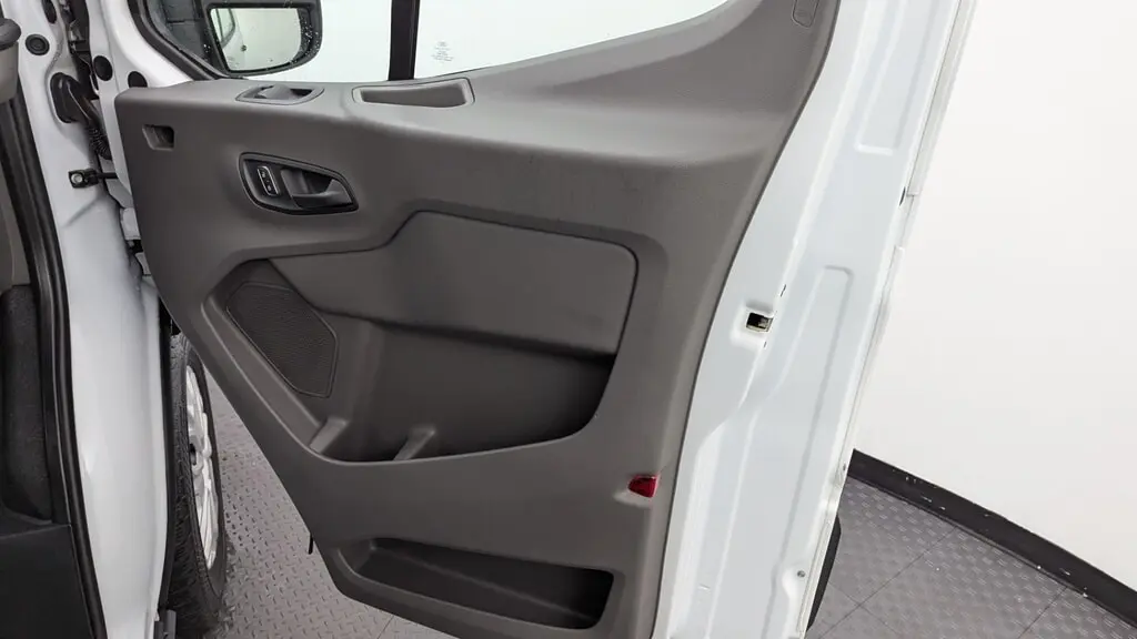 2023 FORD E-TRANSIT photo 18