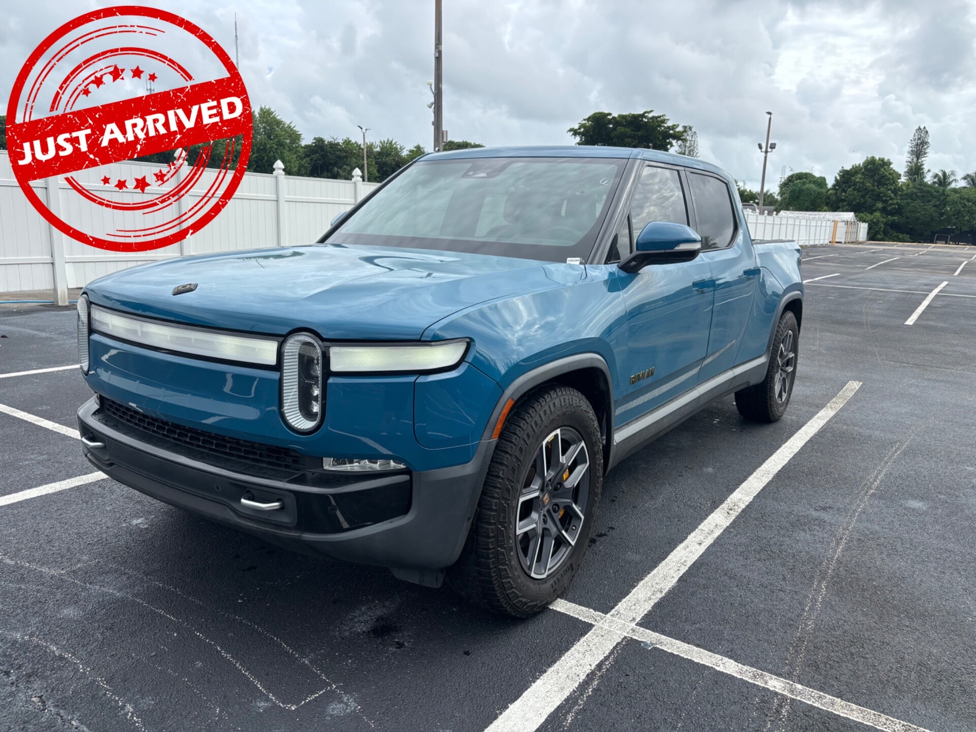 2022 Rivian R1T
