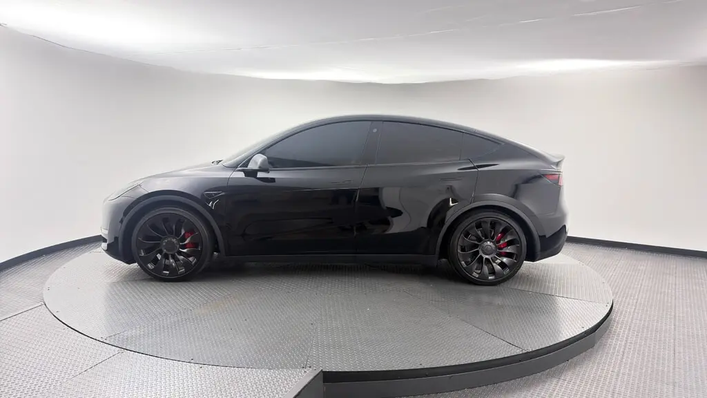 2022 TESLA MODEL Y PERFORMANCE photo 2