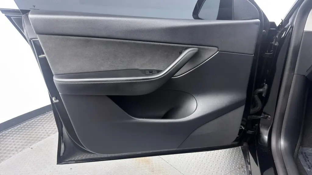 2022 TESLA MODEL Y PERFORMANCE photo 11