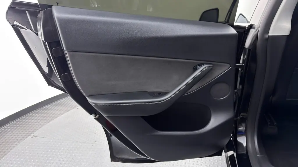 2022 TESLA MODEL Y PERFORMANCE photo 13
