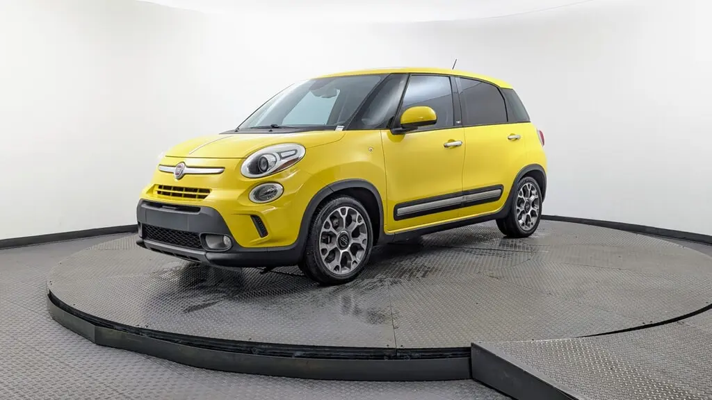 2014 FIAT 500L TREKKING photo 1