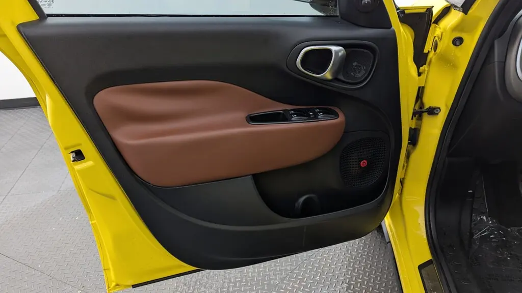 2014 FIAT 500L TREKKING photo 12