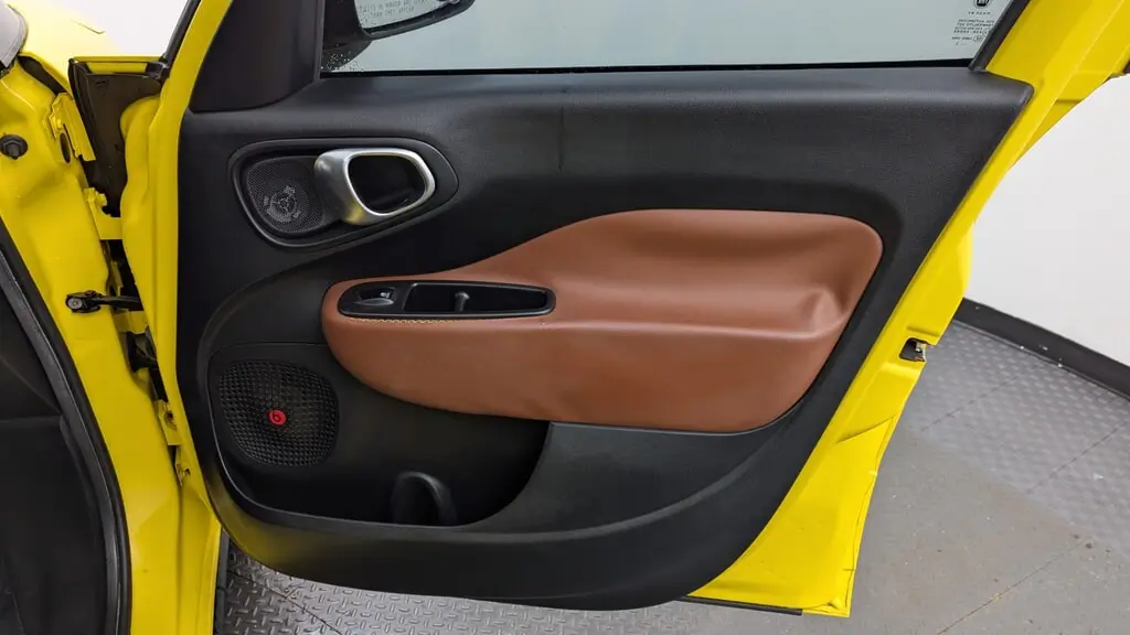 2014 FIAT 500L TREKKING photo 22