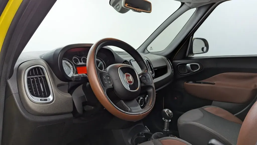2014 FIAT 500L TREKKING photo 23