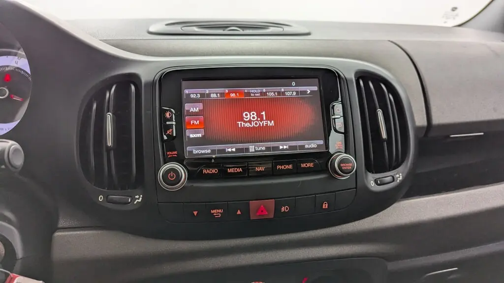 2014 FIAT 500L TREKKING photo 28
