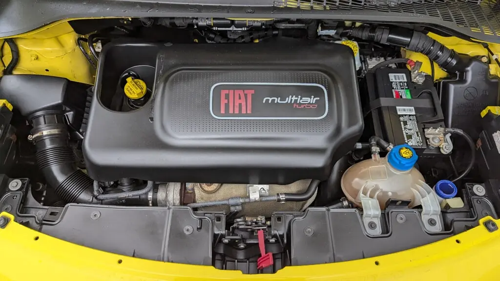 2014 FIAT 500L TREKKING photo 30
