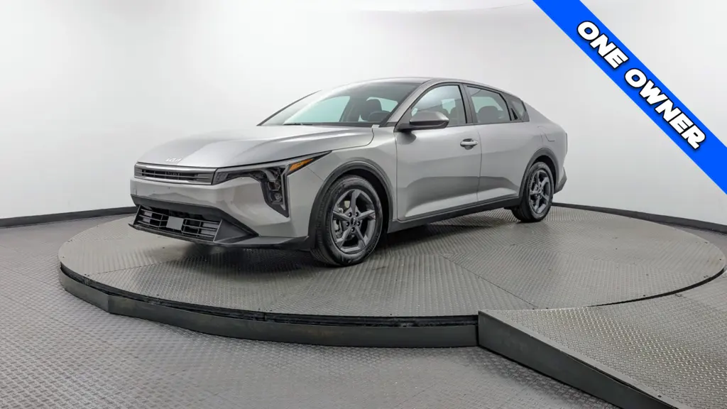 2026 KIA K4 LXS photo 1