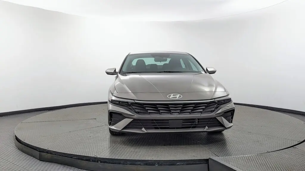 2024 HYUNDAI ELANTRA SEL photo 11