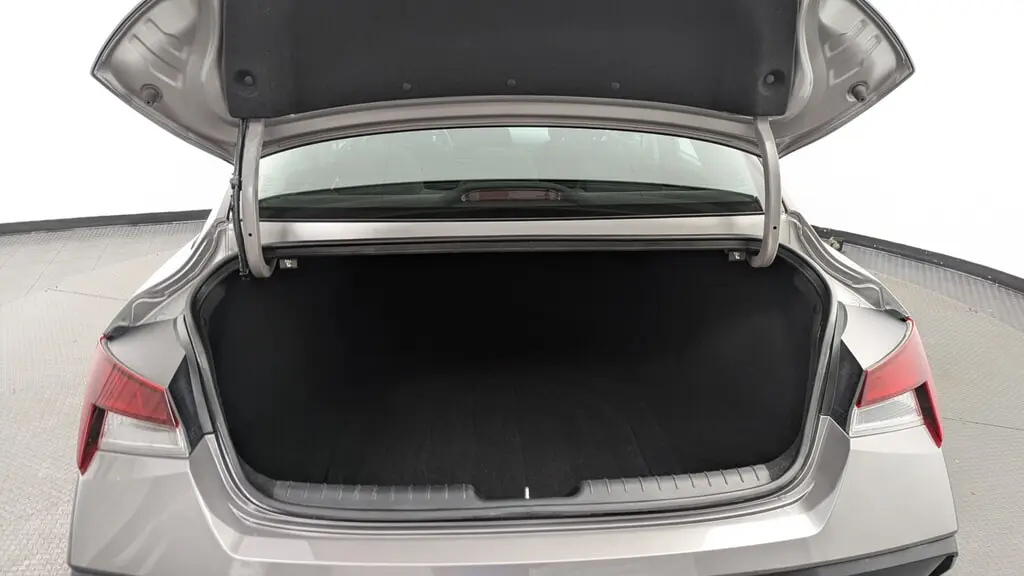 2024 HYUNDAI ELANTRA SEL photo 17