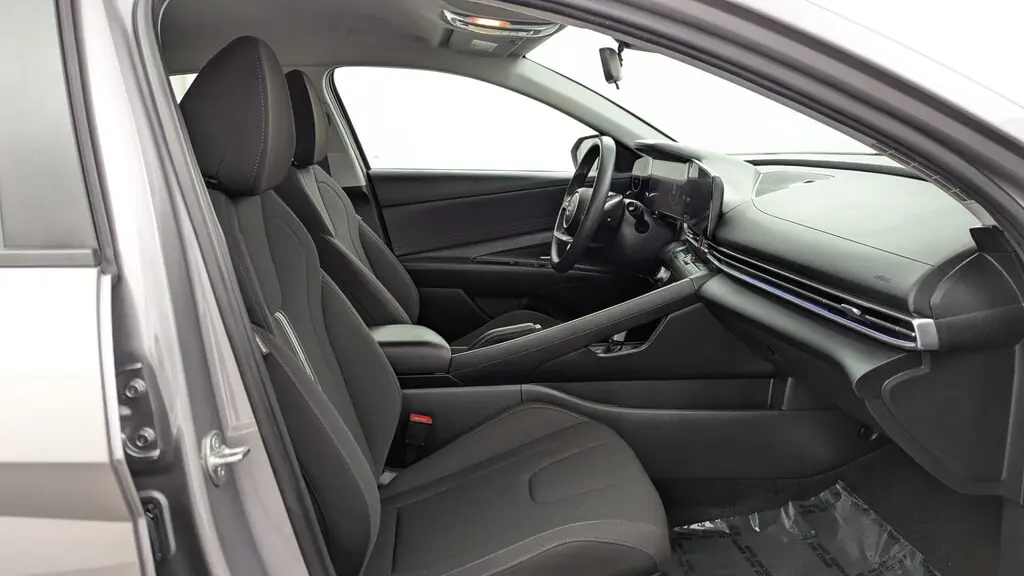 2024 HYUNDAI ELANTRA SEL photo 21